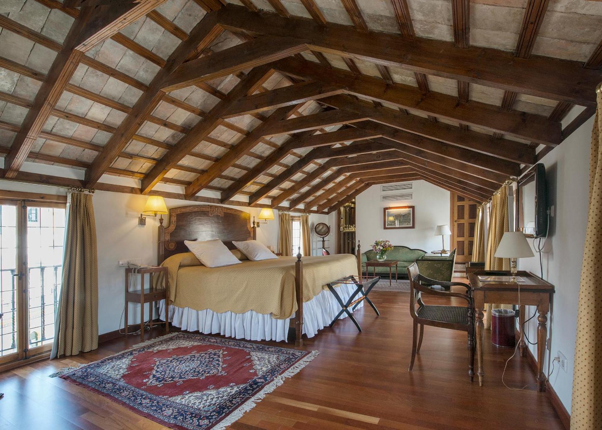 Junior Suite,1487381824:JPEG